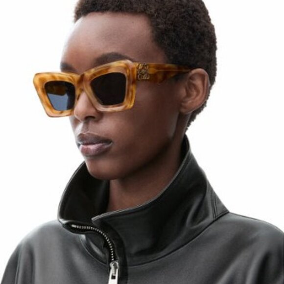 Loewe LW40145I 72E Cat Eye Sunglasses – Shiny Pink/Brown - Picture 3 of 10